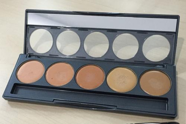 cinema secrets遮瑕粉底盤(pán)怎么樣 cinema secrets遮瑕粉底盤(pán)滋潤(rùn)嗎 cinema secrets遮瑕粉底盤(pán)怎么樣 cinema secrets遮瑕粉底盤(pán)滋潤(rùn)嗎