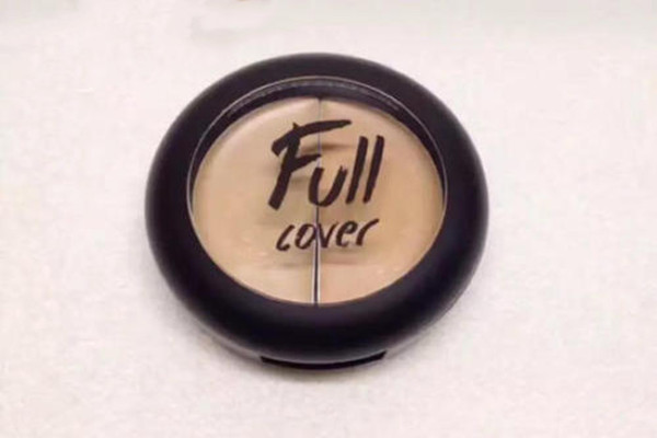 amore完美雙色遮瑕膏的特點 amore完美雙色遮瑕膏好用嗎 amore完美雙色遮瑕膏的特點 amore完美雙色遮瑕膏好用嗎