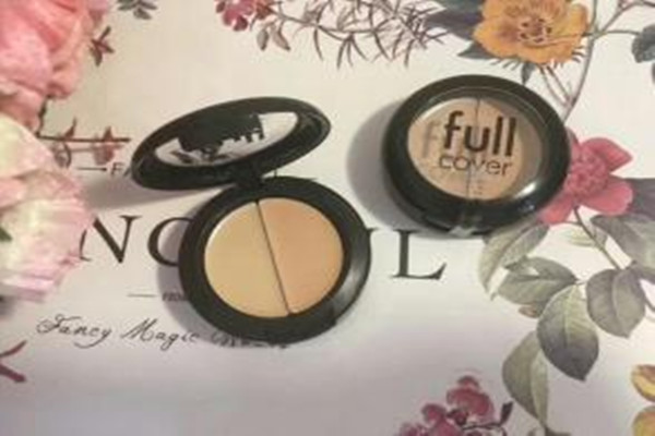 amore完美雙色遮瑕膏的特點 amore完美雙色遮瑕膏好用嗎 amore完美雙色遮瑕膏的特點 amore完美雙色遮瑕膏好用嗎