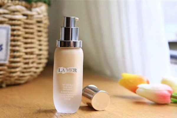 海藍之謎粉底液細(xì)膩嗎 海藍之謎粉底液遮瑕好嗎 海藍之謎粉底液細(xì)膩嗎 海藍之謎粉底液遮瑕好嗎