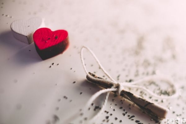 原諒出軌的妻子有多難 原諒妻子出軌會(huì)幸福嗎 原諒出軌的妻子有多難 原諒妻子出軌會(huì)幸福嗎