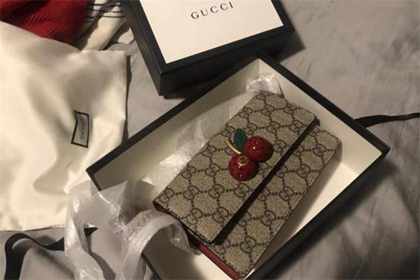 gucci專柜可以驗貨嗎 gucci官網(wǎng)和專柜有什么區(qū)別 gucci專柜可以驗貨嗎 gucci官網(wǎng)和專柜有什么區(qū)別