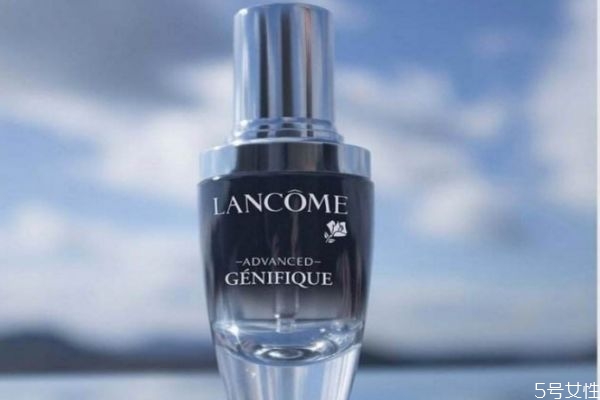 肌底液可以單獨(dú)使用嗎 肌底液用在哪個(gè)步驟 肌底液可以單獨(dú)使用嗎 肌底液用在哪個(gè)步驟