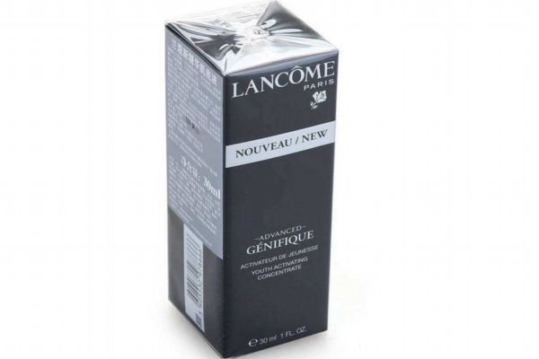 用完肌底精華液還要用精華嗎 肌底精華液和精華有區(qū)別 用完肌底精華液還要用精華嗎 肌底精華液和精華有區(qū)別