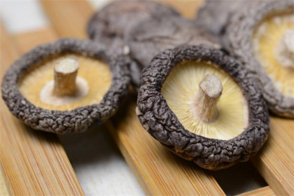 孕婦可以吃冬菇嗎 冬菇適合什么人吃 孕婦可以吃冬菇嗎 冬菇適合什么人吃