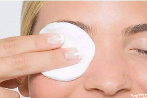 臉部卸妝可不可以用來(lái)卸眼妝 卸眼妝用什么卸的干凈