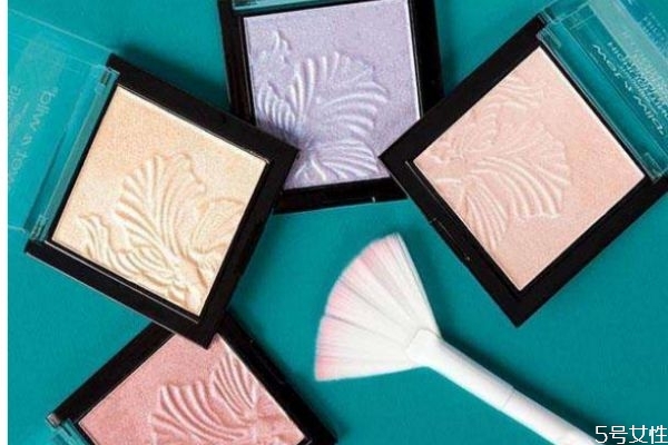 高光珠光和啞光區(qū)別有什么 高光棒和高光液的區(qū)別 高光珠光和啞光區(qū)別有什么 高光棒和高光液的區(qū)別