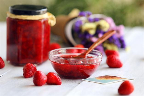草莓醬過(guò)期了還能吃嗎 草莓醬怎么判斷有沒有變質(zhì)