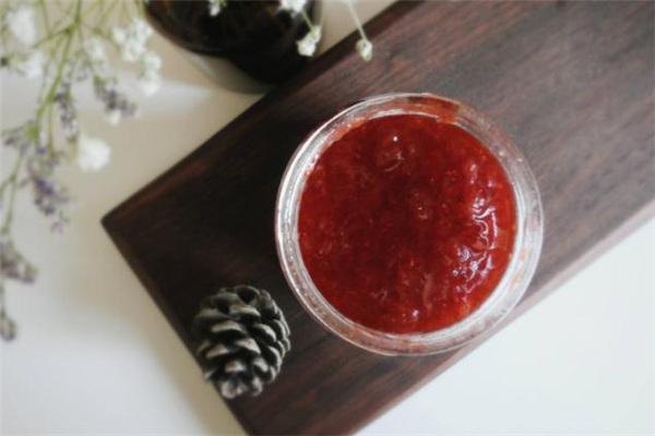 草莓醬為什么要放檸檬汁 做草莓醬可以不放檸檬嗎 草莓醬為什么要放檸檬汁 做草莓醬可以不放檸檬嗎