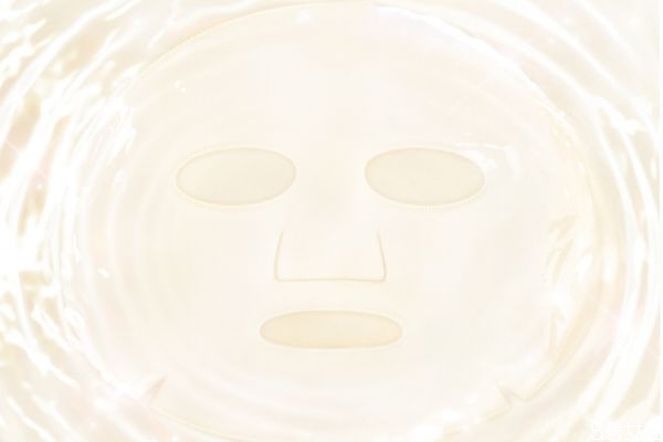 先敷面膜還是想用煙酰胺 煙酰胺之前要爽膚水嗎 先敷面膜還是想用煙酰胺 煙酰胺之前要爽膚水嗎