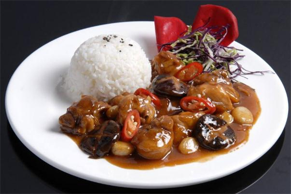 冬菇滑雞飯的做法 冬菇滑雞飯用什么雞好 冬菇滑雞飯的做法 冬菇滑雞飯用什么雞好