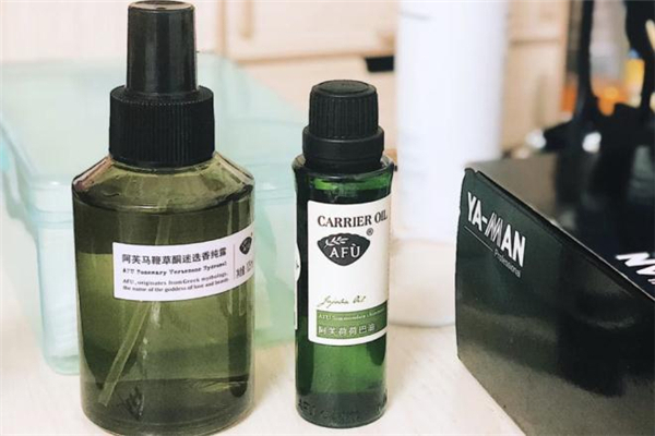 阿芙荷荷巴油可以用導(dǎo)出儀嗎 阿芙荷荷巴油會悶痘嗎 阿芙荷荷巴油可以用導(dǎo)出儀嗎 阿芙荷荷巴油會悶痘嗎