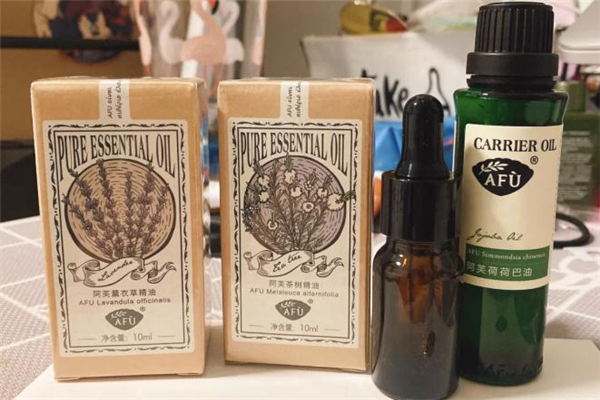 阿芙荷荷巴油可以用來(lái)卸妝嗎 阿芙荷荷巴油怎么卸妝