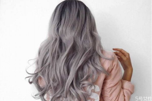 染發(fā)后怎么預(yù)防洗頭掉色 染發(fā)后洗頭有什么注意事項 染發(fā)后怎么預(yù)防洗頭掉色 染發(fā)后洗頭有什么注意事項