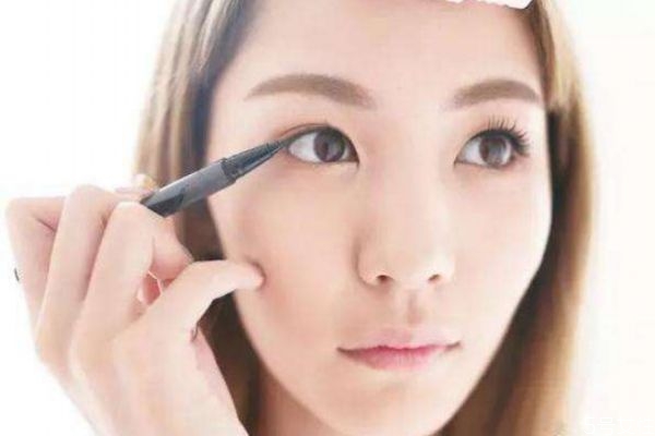 美瞳線紋后多久補(bǔ)色好 美瞳線什么時(shí)候可以補(bǔ)色 美瞳線紋后多久補(bǔ)色好 美瞳線什么時(shí)候可以補(bǔ)色