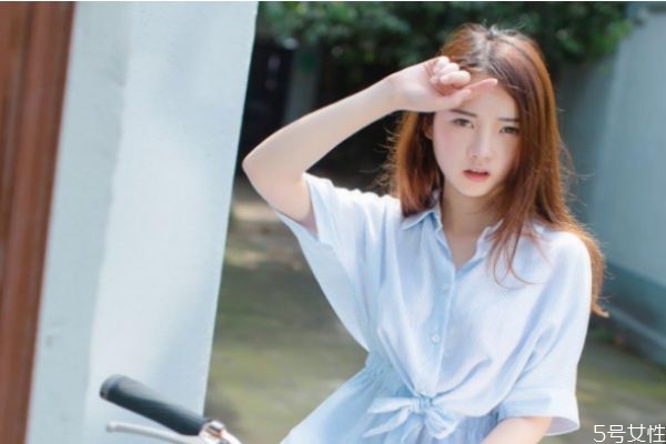 頭發(fā)怎么護(hù)理才柔順 護(hù)理頭發(fā)有什么常見誤區(qū) 頭發(fā)怎么護(hù)理才柔順 護(hù)理頭發(fā)有什么常見誤區(qū)