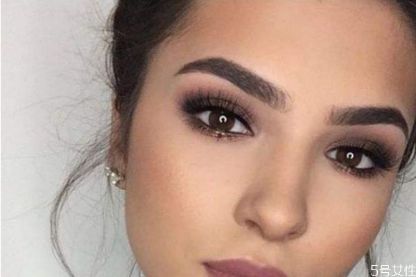 為什么美瞳線會掉色 做美瞳線怎么節(jié)省費用 為什么美瞳線會掉色 做美瞳線怎么節(jié)省費用