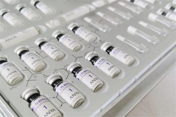 為什么擦凍干粉會刺痛 擠完痘痘能用凍干粉嗎 為什么擦凍干粉會刺痛 擠完痘痘能用凍干粉嗎