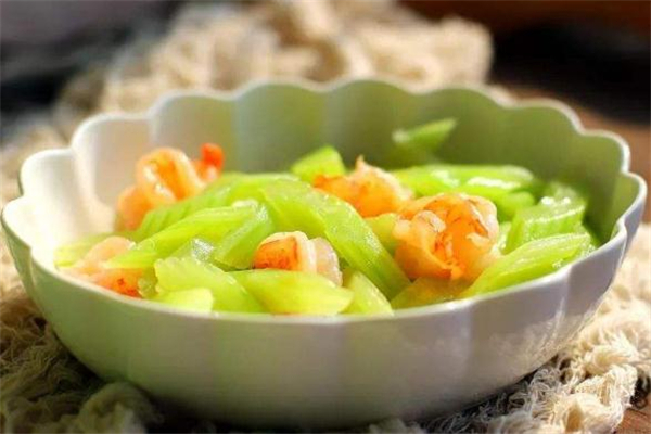 西芹的熱量 西芹吃了會(huì)長(zhǎng)胖嗎 西芹的熱量 西芹吃了會(huì)長(zhǎng)胖嗎