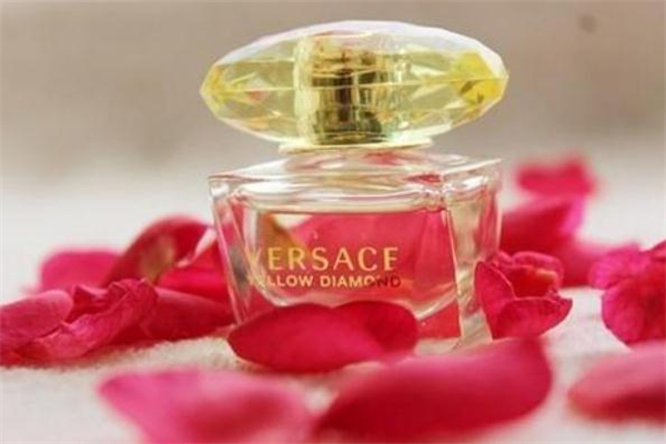 范思哲幻影金鉆好聞嗎 范思哲幻影金鉆香水適合年齡 范思哲幻影金鉆好聞嗎 范思哲幻影金鉆香水適合年齡