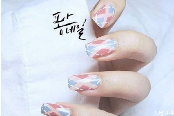 做完美甲能不能洗澡 美甲鉆可以重復(fù)使用嗎 做完美甲能不能洗澡 美甲鉆可以重復(fù)使用嗎