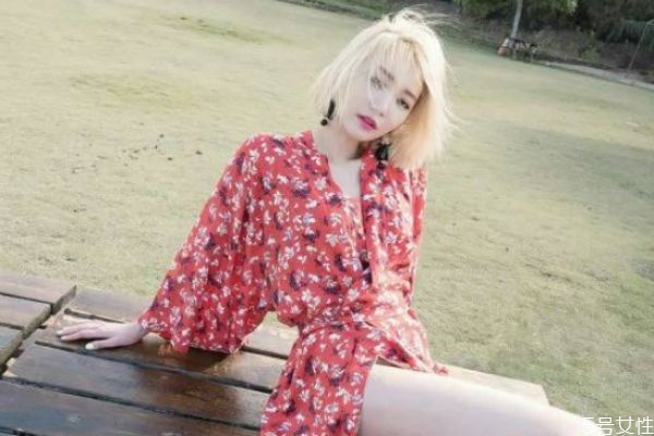 歐萊雅染發(fā)劑顏色的選擇 使用歐萊雅染發(fā)劑的注意事項(xiàng) 歐萊雅染發(fā)劑顏色的選擇 使用歐萊雅染發(fā)劑的注意事項(xiàng)