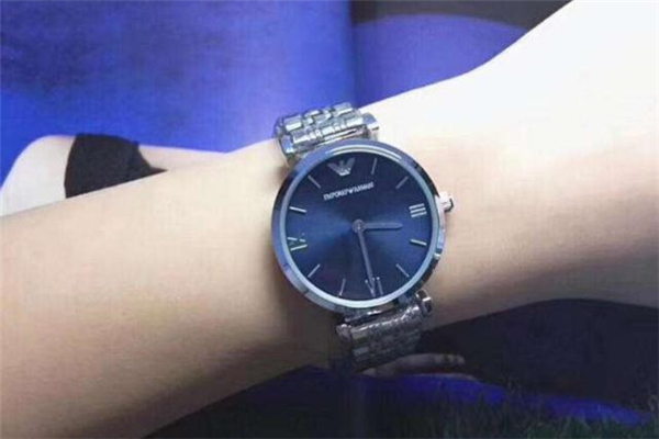 阿瑪尼手表怎么打開表扣 阿瑪尼手表扣怎么解開 阿瑪尼手表怎么打開表扣 阿瑪尼手表扣怎么解開