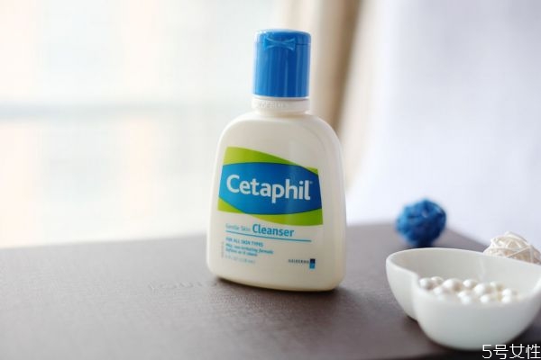 怎樣選擇洗面奶 使用洗面奶的三大誤區(qū) 怎樣選擇洗面奶 使用洗面奶的三大誤區(qū)