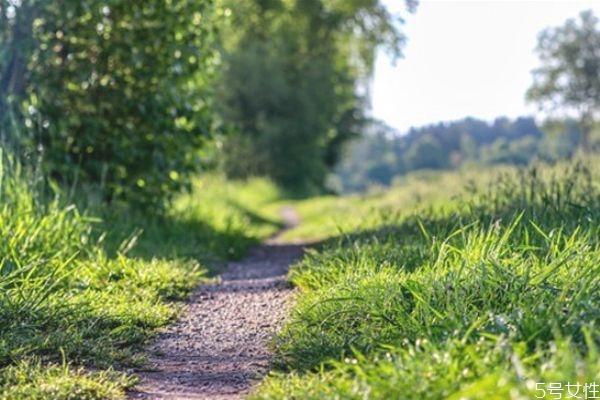 女生談戀愛時(shí)應(yīng)該注意哪些事情 戀愛時(shí)女生要知道的事 女生談戀愛時(shí)應(yīng)該注意哪些事情 戀愛時(shí)女生要知道的事