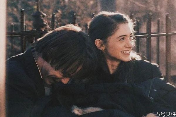 男生說女生鐵憨憨說明什么 男生給女生發(fā)你個憨憨意思 男生說女生鐵憨憨說明什么 男生給女生發(fā)你個憨憨意思