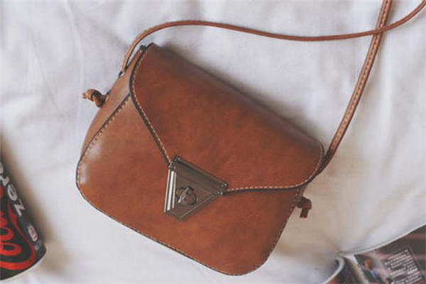 包包轉(zhuǎn)鎖扣壞了怎么辦 包包轉(zhuǎn)鎖扣壞了在哪里修 包包轉(zhuǎn)鎖扣壞了怎么辦 包包轉(zhuǎn)鎖扣壞了在哪里修