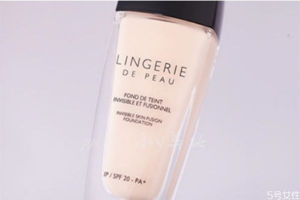 嬌蘭粉底液的使用注意事項(xiàng) 使用嬌蘭粉底液的誤區(qū) 嬌蘭粉底液的使用注意事項(xiàng) 使用嬌蘭粉底液的誤區(qū)