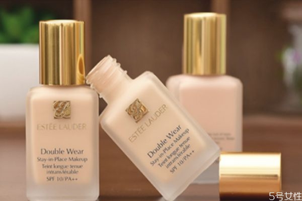 雅詩蘭黛粉底液保質期 雅詩蘭黛粉底液生產日期怎么看 雅詩蘭黛粉底液保質期 雅詩蘭黛粉底液生產日期怎么看