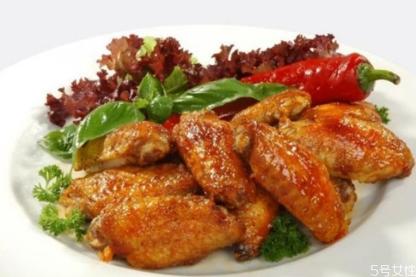 紅燒雞翅的家常做法 紅燒雞翅的營養(yǎng)價值 紅燒雞翅的家常做法 紅燒雞翅的營養(yǎng)價值