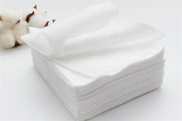 一次性洗臉巾容易掉毛嗎 一次性洗臉巾和洗臉撲哪個好 一次性洗臉巾容易掉毛嗎 一次性洗臉巾和洗臉撲哪個好
