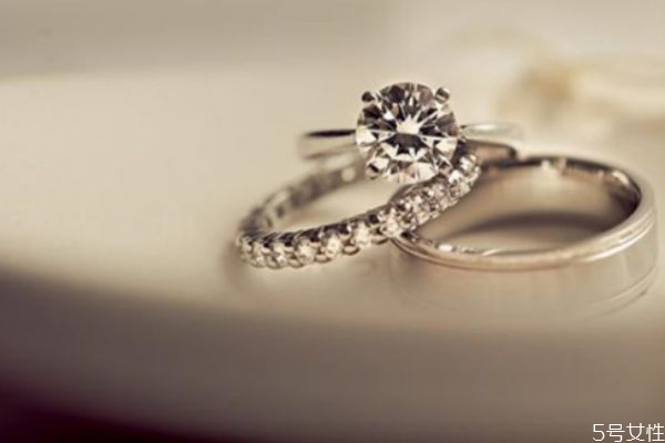 戒指摘不下來怎么辦 如何巧取戒指方法 戒指摘不下來怎么辦 如何巧取戒指方法