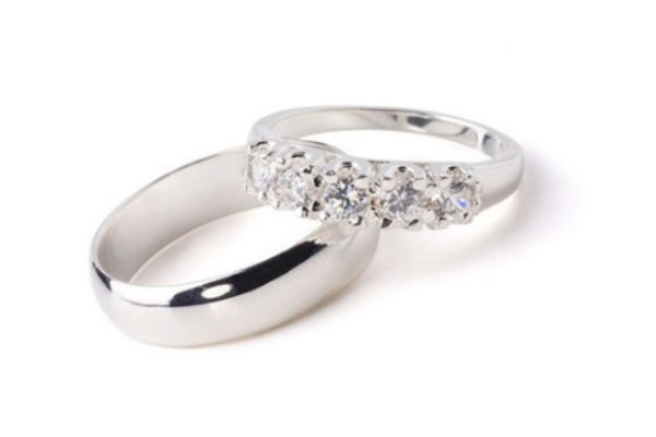 結(jié)婚戒指換新有講究么 換結(jié)婚戒指需要注意什么 結(jié)婚戒指換新有講究么 換結(jié)婚戒指需要注意什么