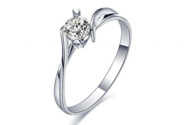 結(jié)婚戒指可以提前戴嗎 結(jié)婚買三金應(yīng)該要注意事項 結(jié)婚戒指可以提前戴嗎 結(jié)婚買三金應(yīng)該要注意事項