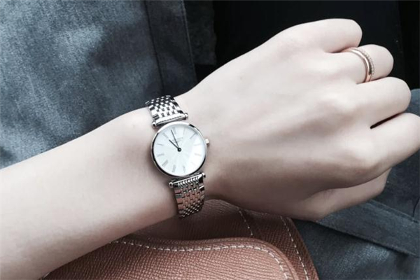 浪琴手表換電池要錢嗎 浪琴手表電池在哪里換 浪琴手表換電池要錢嗎 浪琴手表電池在哪里換