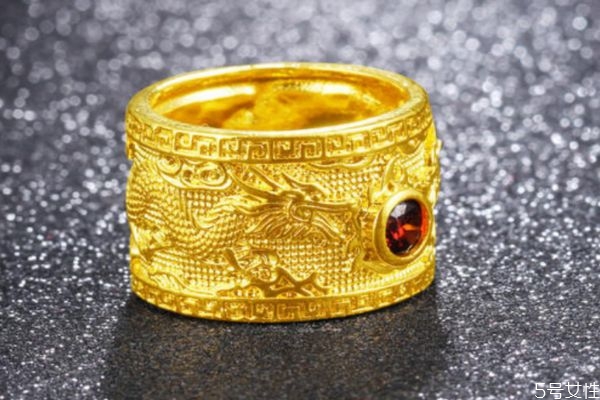 黃銅戒指會掉色嗎 黃銅戒指多久會掉色 黃銅戒指會掉色嗎 黃銅戒指多久會掉色