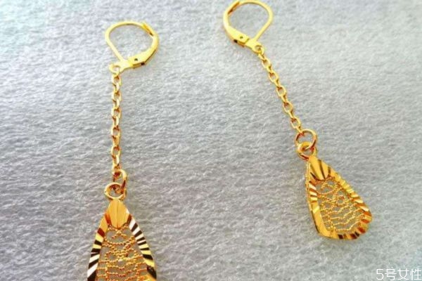黃銅首飾對(duì)身體有害嗎 黃銅好還是925銀好 黃銅首飾對(duì)身體有害嗎 黃銅好還是925銀好