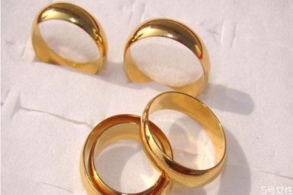 黃銅戒指會掉色嗎 黃銅戒指多久會掉色 黃銅戒指會掉色嗎 黃銅戒指多久會掉色