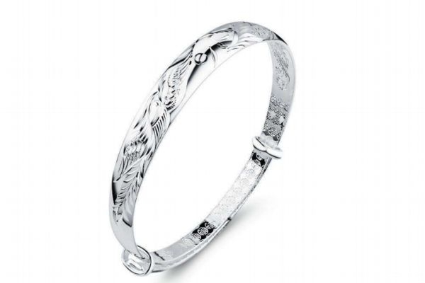 925銀和990銀哪個更好 925銀和999銀的區(qū)別 925銀和990銀哪個更好 925銀和999銀的區(qū)別