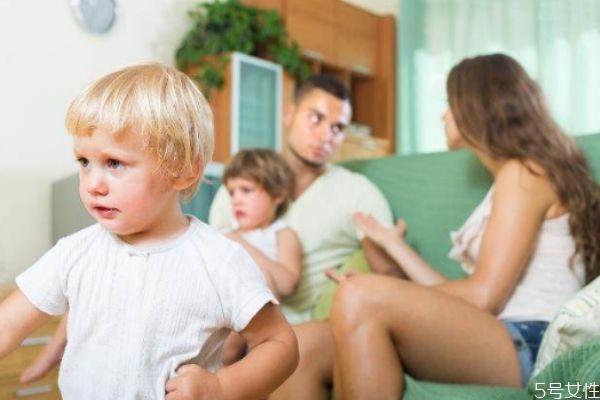 帶男孩的女人能娶嗎 二婚帶男孩女人的可怕 帶男孩的女人能娶嗎 二婚帶男孩女人的可怕