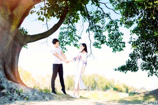 二婚女嫁頭婚男好不好 二婚女人嫁給頭婚男人的利弊 二婚女嫁頭婚男好不好 二婚女人嫁給頭婚男人的利弊