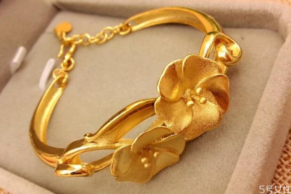黃銅首飾對(duì)身體有害嗎 黃銅好還是925銀好 黃銅首飾對(duì)身體有害嗎 黃銅好還是925銀好