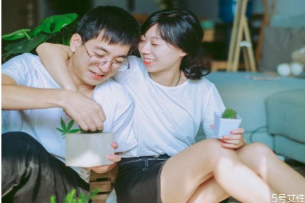 悲觀的男人適合做男朋友嗎 男朋友消極我該做什么 悲觀的男人適合做男朋友嗎 男朋友消極我該做什么