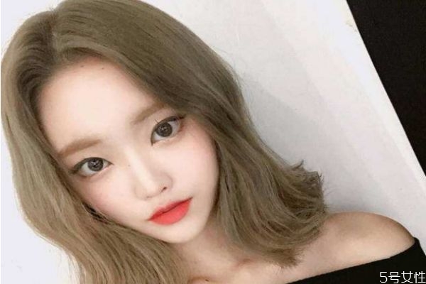 鎖骨發(fā)是剪齊還是剪碎 剪鎖骨發(fā)要不要打薄 鎖骨發(fā)是剪齊還是剪碎 剪鎖骨發(fā)要不要打薄