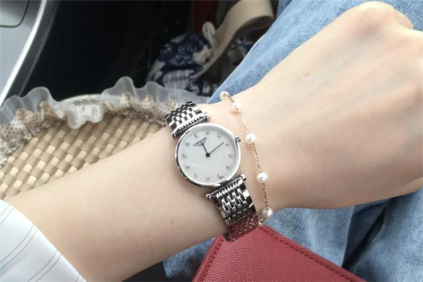 浪琴嘉嵐系列什么檔次 浪琴嘉嵐和心月哪個(gè)檔次高 浪琴嘉嵐系列什么檔次 浪琴嘉嵐和心月哪個(gè)檔次高