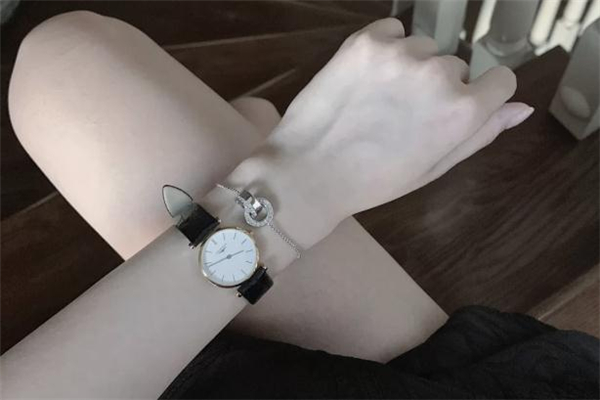 浪琴和天梭哪個(gè)檔次高 浪琴和雷達(dá)哪個(gè)檔次高 浪琴和天梭哪個(gè)檔次高 浪琴和雷達(dá)哪個(gè)檔次高